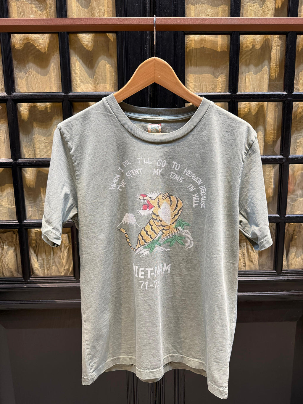 T-shirt Illegal Vintage: Vietnam